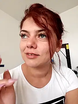 Snapshot of LadyNora chatting on 09-18-25, 06:26 LadyNora online show from 09-18-25, 06:26