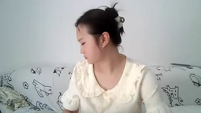 Snapshot of Belinda66 chatting on 10-10-25, 05:39 Belinda66 online show from 10-10-25, 05:39