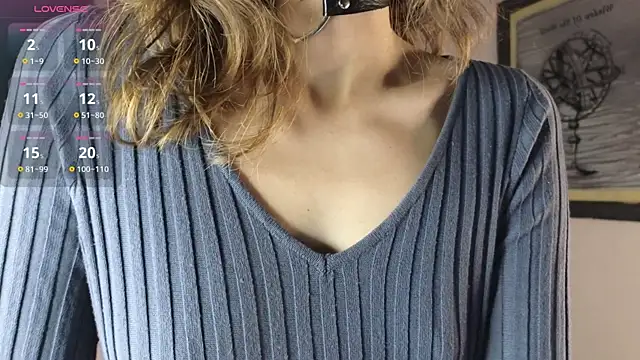 DebiHenks online show from 10-26-25, 05:08