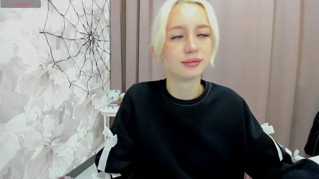 cute luucy online show from 11-04-25, 02:54