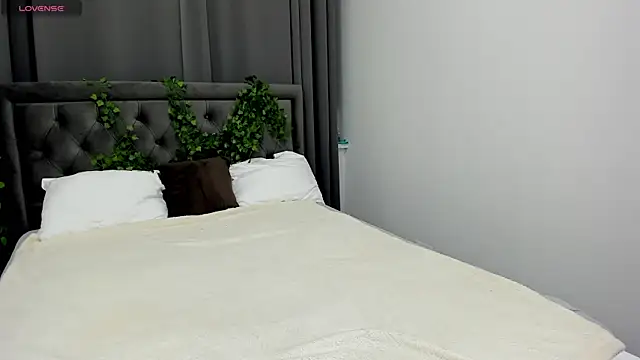 cute luucy online show from 11-24-25, 01:38