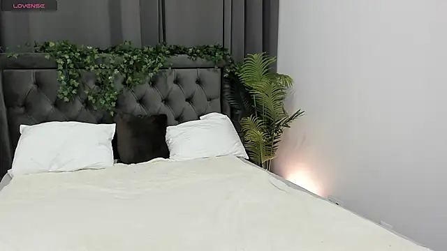 cute luucy online show from 11-25-25, 02:44