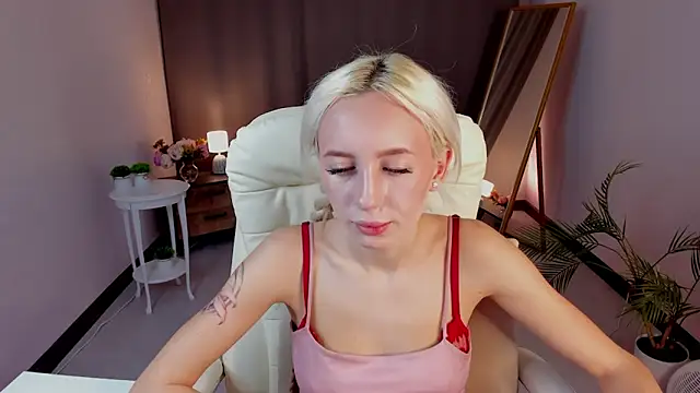 Snapshot of cute_luucy chatting on 03-17-26, 03:11 cute luucy online show from 03-17-26, 03:11