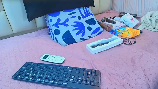 Snapshot of sweet_amye chatting on 10-11-25, 07:12 sweet amye online show from 10-11-25, 07:12