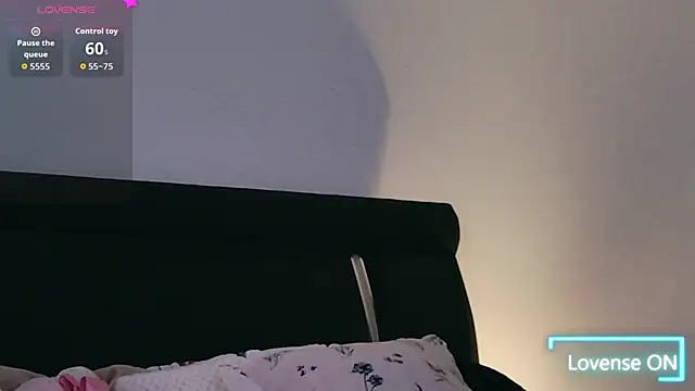 Snapshot of AuraPure chatting on 11-29-25, 09:07 AuraPure online show from 11-29-25, 09:07