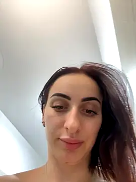 Snapshot of AuraPure chatting on 11-30-25, 10:58 AuraPure online show from 11-30-25, 10:58