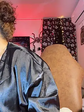 Snapshot of megansan_ chatting on 10-21-25, 12:17 megansan online show from 10-21-25, 12:17