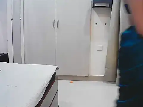 Snapshot of elize__ chatting on 09-11-25, 05:29 elize   online show from 09-11-25, 05:29