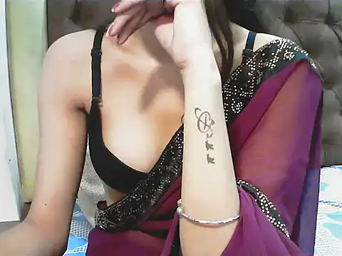 Snapshot of elize__ chatting on 09-23-25, 02:14 elize   online show from 09-23-25, 02:14