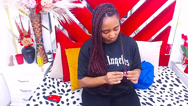 AmbarSmit online show from 12-18-25, 08:04