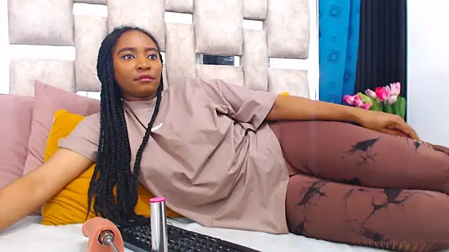 AmbarSmit online show from 02-11-26, 01:54