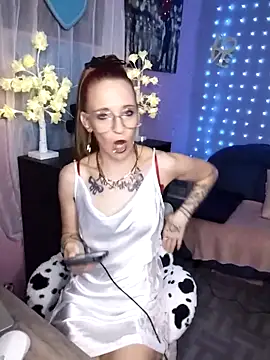 Purple2StayThnxx online show from 02-02-26, 01:59