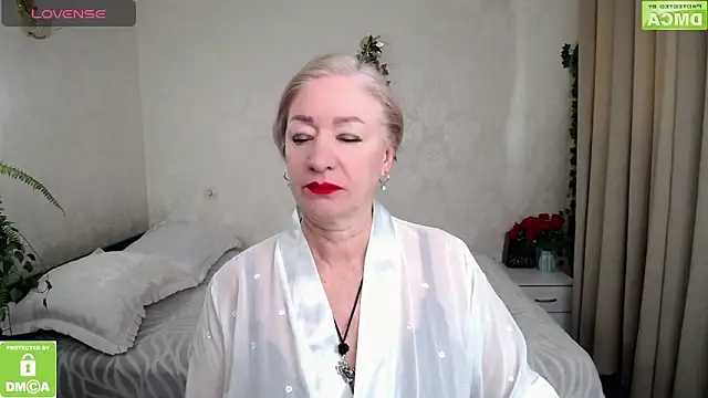 hunters woman online show from 03-15-26, 05:02