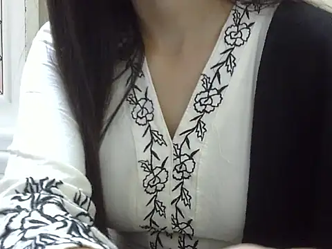 Simranjeet kaur26 online show from 11-18-25, 11:47