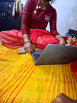 Snapshot of RAYI_Queen_3 chatting on 01-06-26, 10:45 RAYI Queen 3 online show from 01-06-26, 10:45