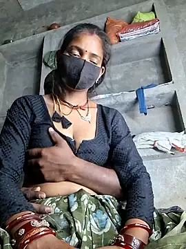 Snapshot of RAYI_Queen_3 chatting on 03-31-26, 10:32 RAYI Queen 3 online show from 03-31-26, 10:32