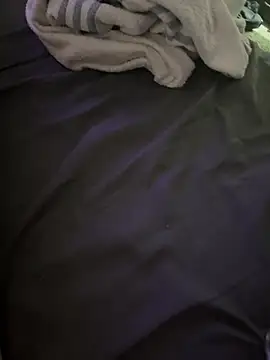 Snapshot of naughtycoupl98 chatting on 03-24-26, 08:52 naughtycoupl98 online show from 03-24-26, 08:52