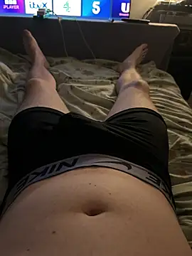 Snapshot of naughtycoupl98 chatting on 03-31-26, 02:57 naughtycoupl98 online show from 03-31-26, 02:57