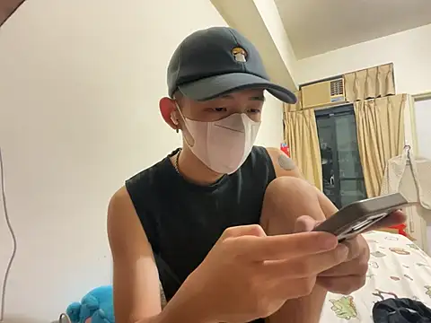 Snapshot of boyjoe10 chatting on 04-09-26, 12:43 boyjoe10 online show from 04-09-26, 12:43