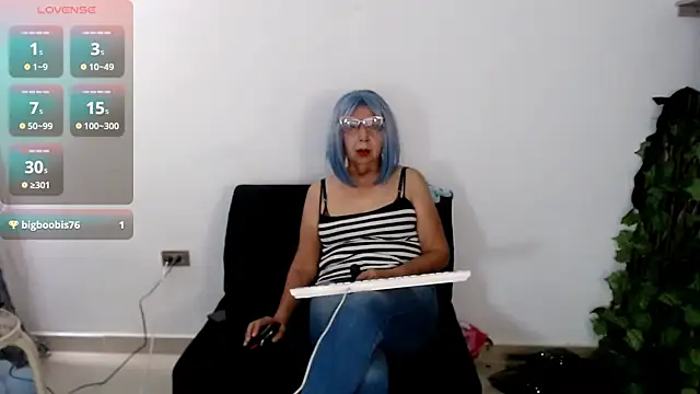 ruth blue21 online show from 10-26-25, 04:24