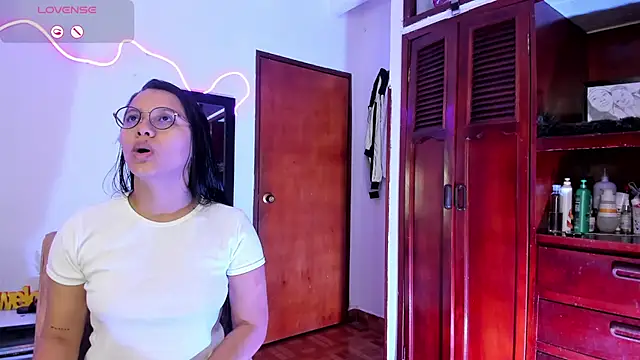 Dilan and Mia online show from 09-12-25, 01:00