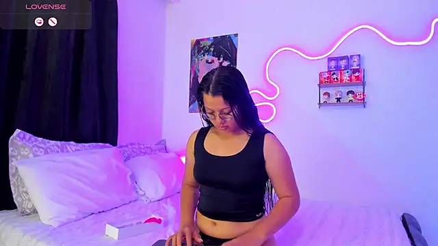 Dilan and Mia online show from 10-11-25, 05:00