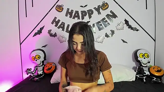 MiahCornell  online show from 11-01-25, 07:05