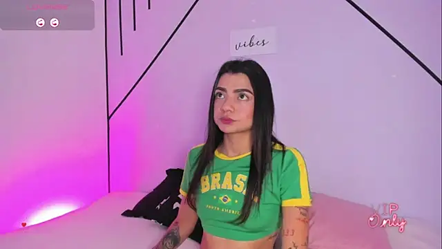 MiahCornell  online show from 02-04-26, 08:03