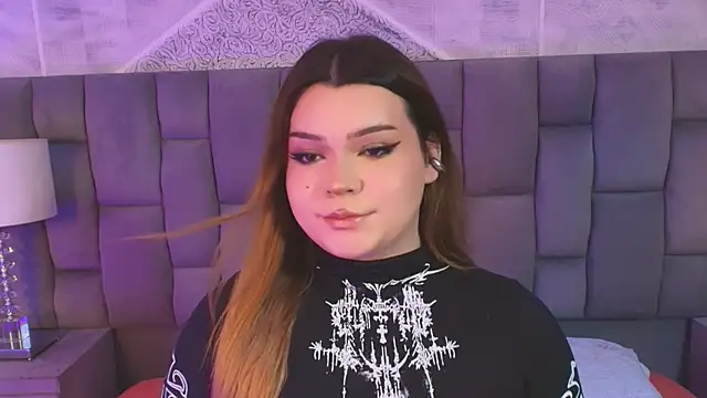 Snapshot of Maxxxine1 chatting on 12-04-25, 10:07 Maxxxine1 online show from 12-04-25, 10:07