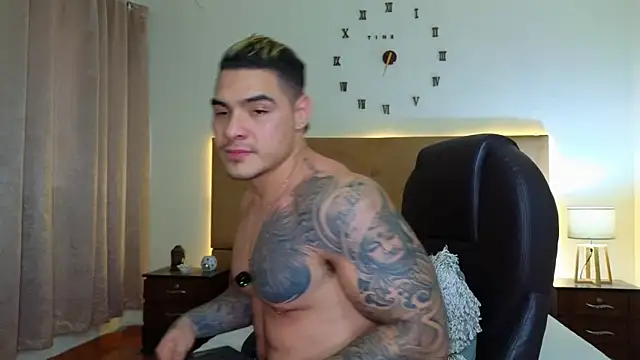 Snapshot of Steven_Velez chatting on 11-02-25, 11:23 Steven Velez online show from 11-02-25, 11:23