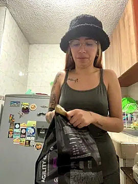 Snapshot of Sallem_Pink chatting on 09-22-25, 12:29 Sallem Pink online show from 09-22-25, 12:29