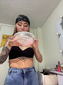 Snapshot of Sallem_Pink chatting on 09-30-25, 11:37 Sallem Pink online show from 09-30-25, 11:37