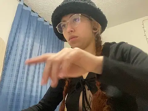 Snapshot of Sallem_Pink chatting on 10-03-25, 12:24 Sallem Pink online show from 10-03-25, 12:24