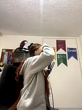 Snapshot of Sallem_Pink chatting on 10-17-25, 05:04 Sallem Pink online show from 10-17-25, 05:04