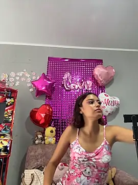 Snapshot of TamaraMera chatting on 06-10-26, 07:46 TamaraMera online show from 06-10-26, 07:46