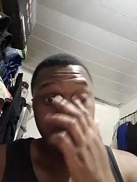 Moet Chandon online show from 10-05-25, 04:16