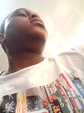 Moet Chandon online show from 10-09-25, 01:31