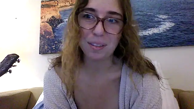 Snapshot of sweetsocalgirl chatting on 11-22-25, 11:15 sweetsocalgirl online show from 11-22-25, 11:15