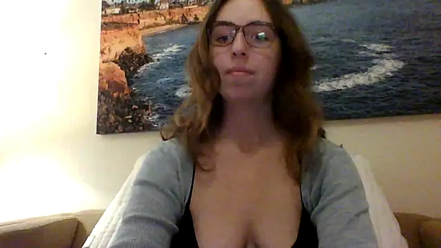 Snapshot of sweetsocalgirl chatting on 12-05-25, 05:27 sweetsocalgirl online show from 12-05-25, 05:27