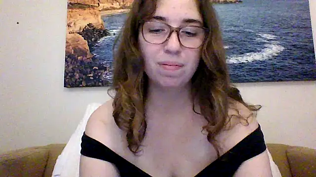 Snapshot of sweetsocalgirl chatting on 02-27-26, 01:38 sweetsocalgirl online show from 02-27-26, 01:38