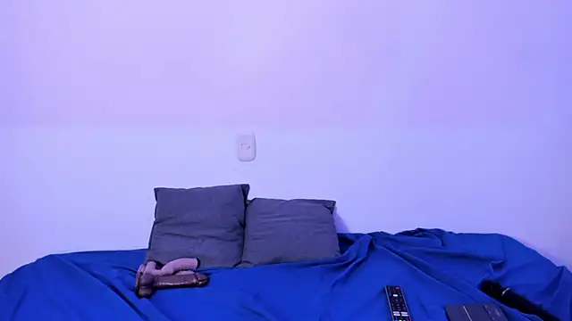 Snapshot of Renata_reyes11 chatting on 10-19-25, 04:02 Renata reyes11 online show from 10-19-25, 04:02