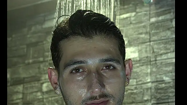 Snapshot of alejo__323__ chatting on 06-22-26, 03:25 alejo 323 online show from 06-22-26, 03:25