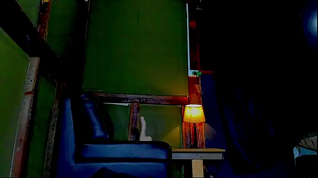 Snapshot of alejo__323__ chatting on 06-27-26, 02:16 alejo 323 online show from 06-27-26, 02:16