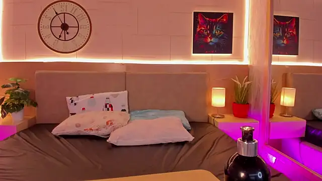 Snapshot of Meloddy_Rose chatting on 11-16-25, 10:37 Meloddy Rose online show from 11-16-25, 10:37