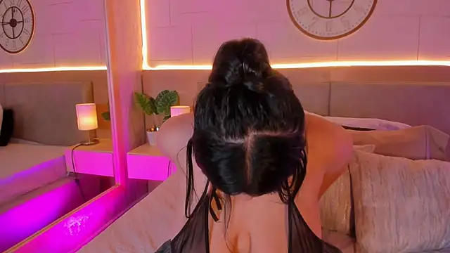 Snapshot of Meloddy_Rose chatting on 11-30-25, 03:43 Meloddy Rose online show from 11-30-25, 03:43