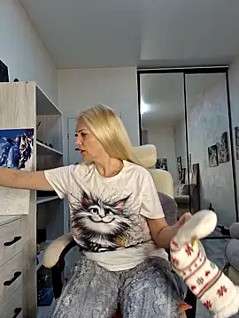 Monna online show from 04-27-26, 04:38