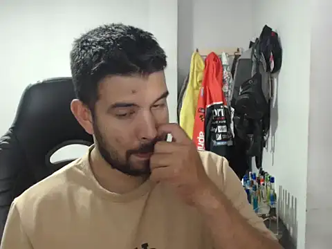 Axel11113 online show from 11-24-25, 01:49