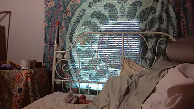 Snapshot of g0lden_are0las89 chatting on 09-10-25, 11:27 g0lden are0las89 online show from 09-10-25, 11:27