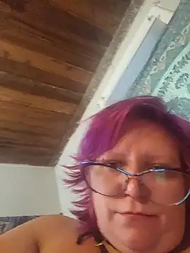 Snapshot of g0lden_are0las89 chatting on 09-28-25, 12:10 g0lden are0las89 online show from 09-28-25, 12:10