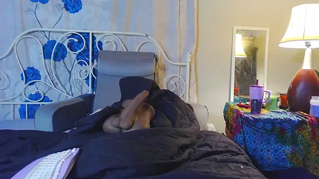 Snapshot of g0lden_are0las89 chatting on 02-16-26, 12:18 g0lden are0las89 online show from 02-16-26, 12:18